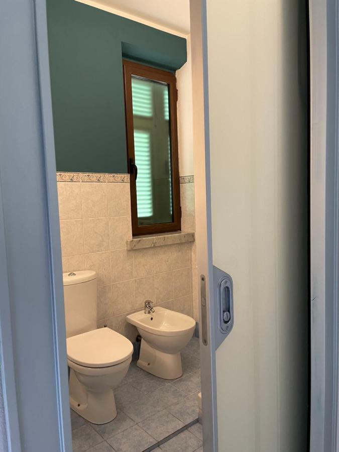 Spaziosa Camera Con Letto Alla Francese E Balcone A 500 Mt Dal Mare Marina Di Carrara Exterior foto